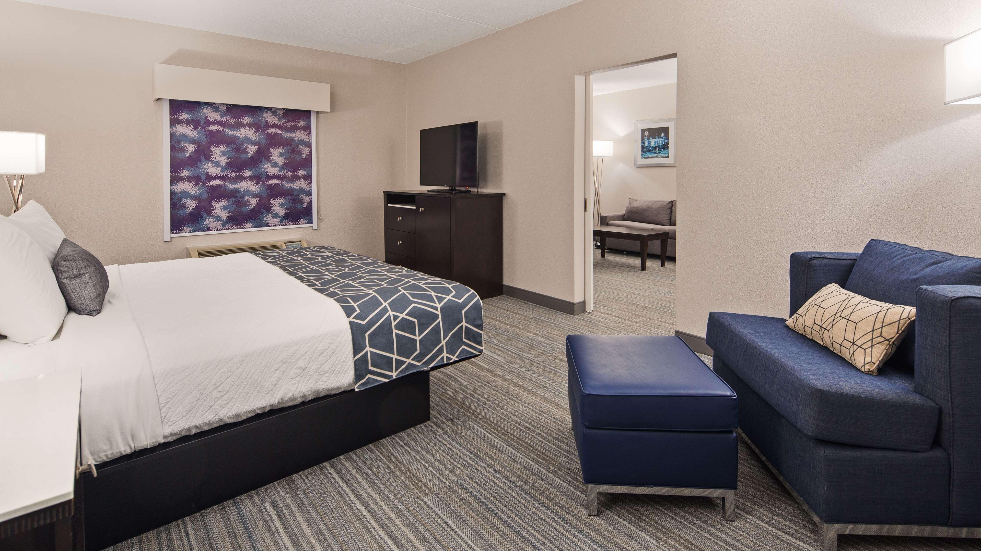 Best Western Plus Wilkes Barre-Scranton Airport Hotel Pittston Exterior photo