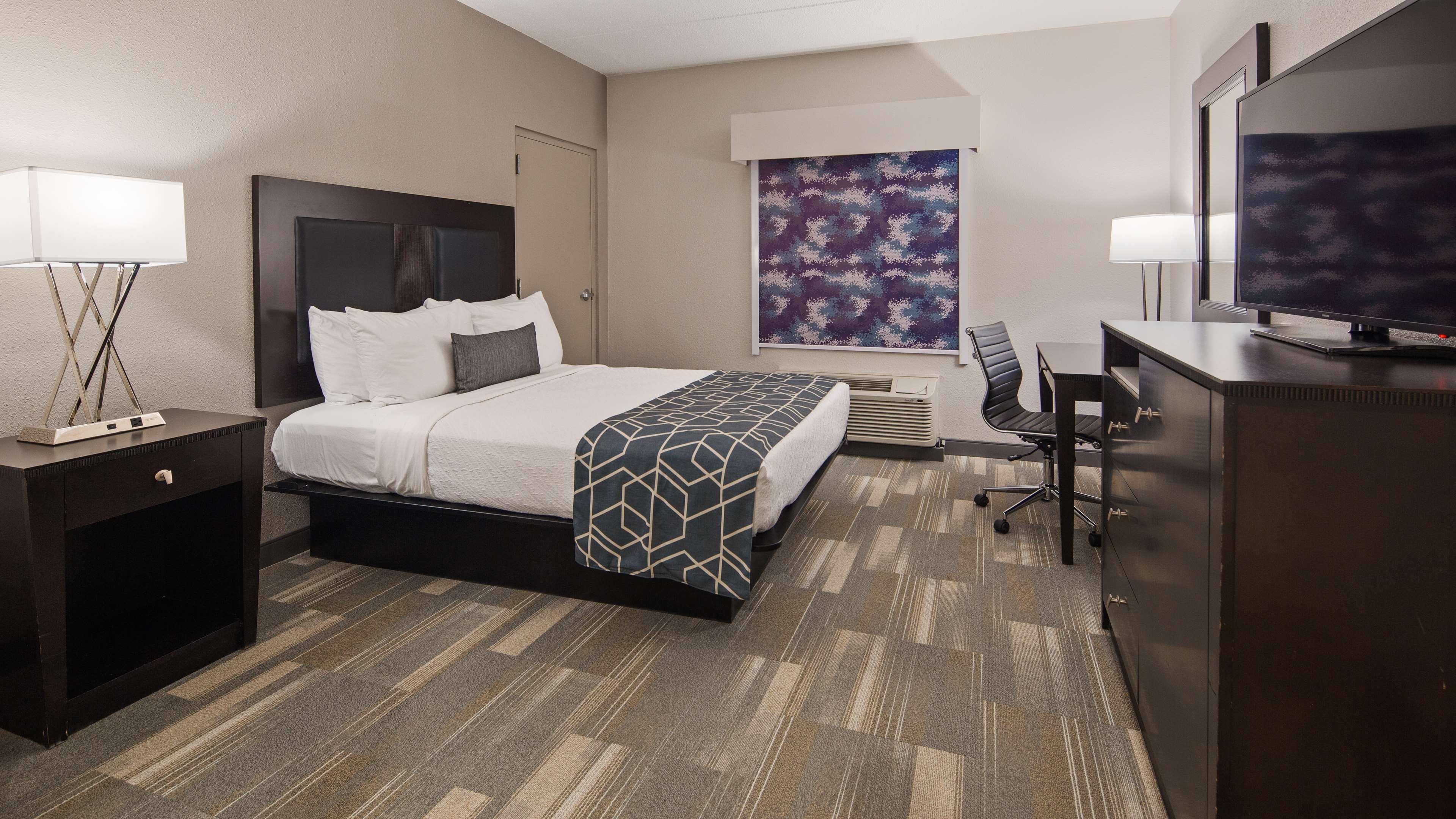 Best Western Plus Wilkes Barre-Scranton Airport Hotel Pittston Exterior photo