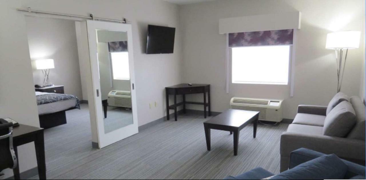 Best Western Plus Wilkes Barre-Scranton Airport Hotel Pittston Exterior photo